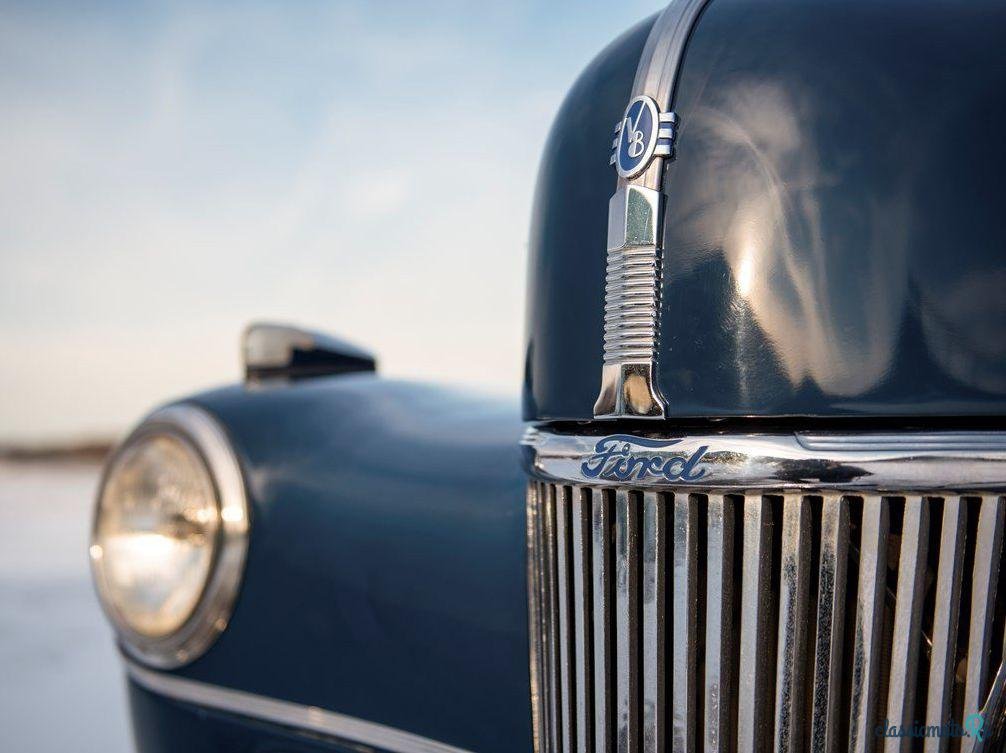 1941' Ford Deluxe Super Deluxe Station Wagon photo #5