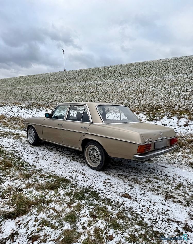1974' Mercedes-Benz W115 photo #4