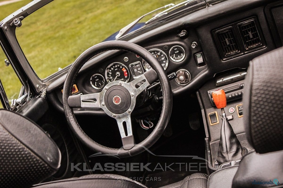 1970' MG MGB photo #5