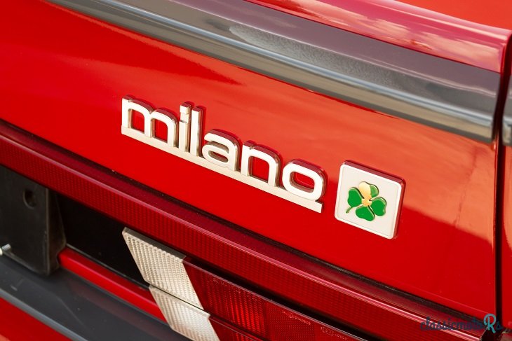 1989' Alfa Romeo 75 photo #3