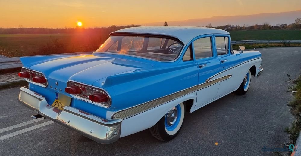 1958' Ford Fairlane photo #3