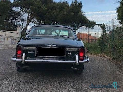 1975' Jaguar XJ6 photo #2