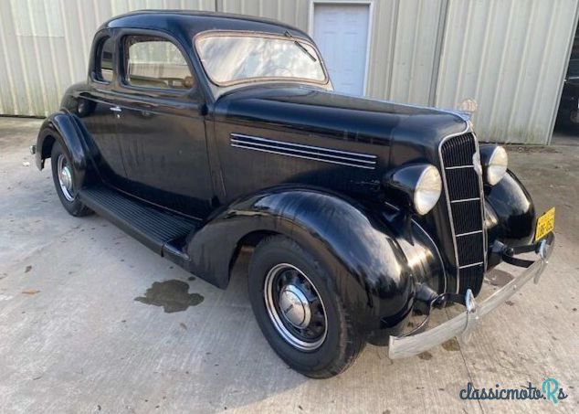 1935' Plymouth photo #1