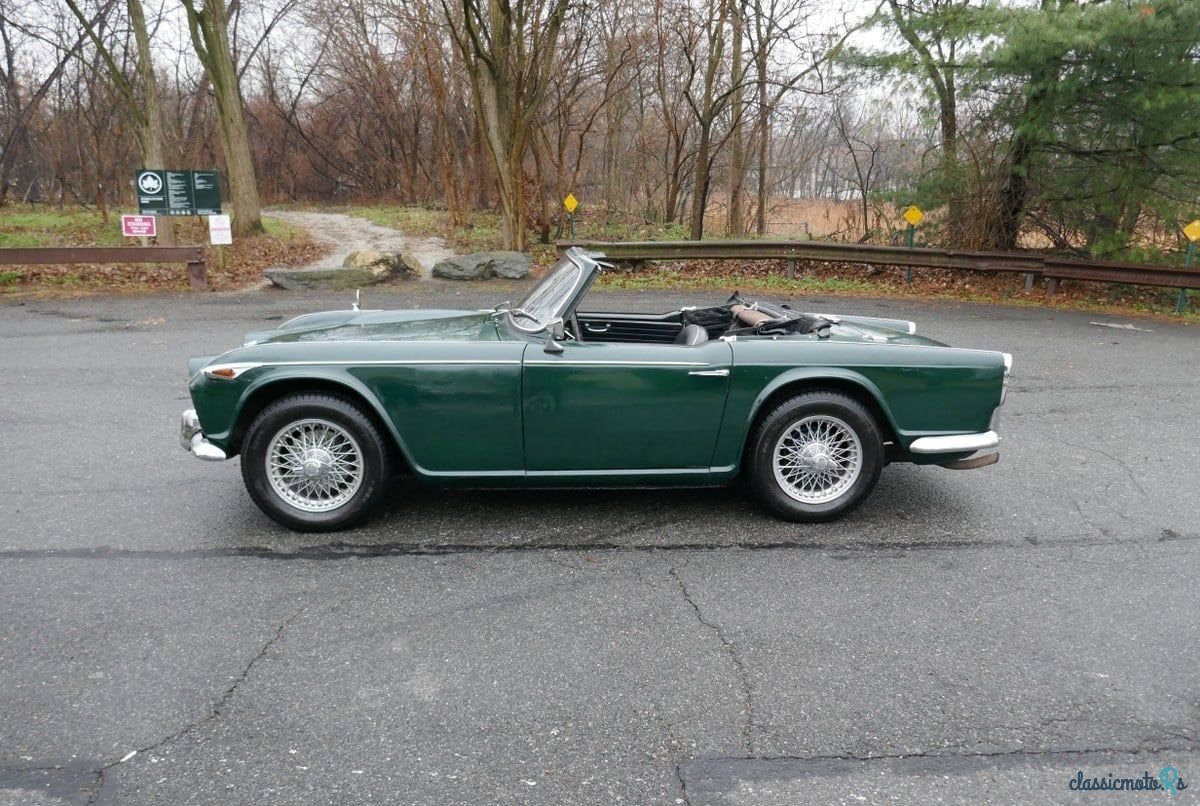 1967' Triumph TR4 photo #4