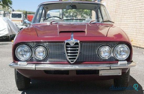1965' Alfa Romeo Sprint 2600 photo #1