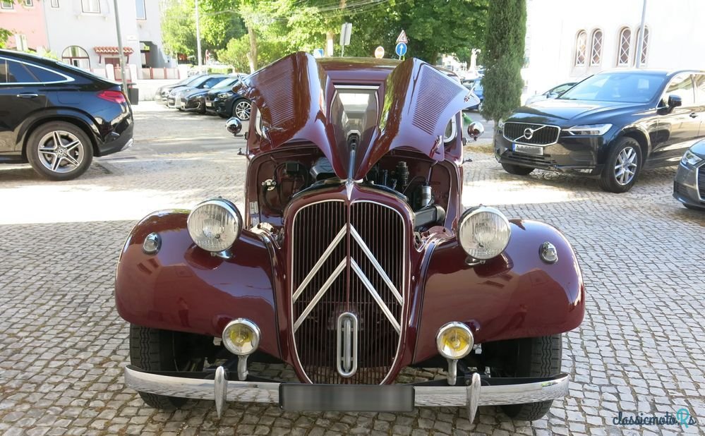1952' Citroen Traction Avant photo #5