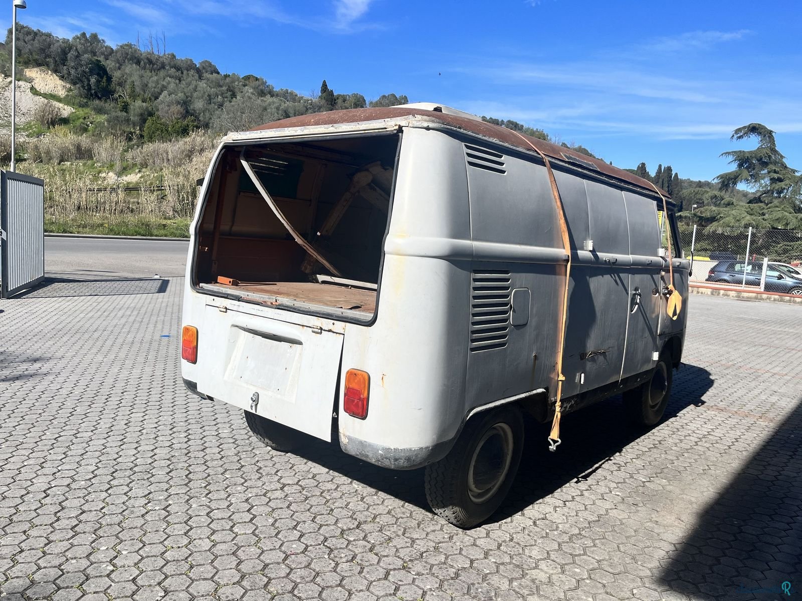 1966' Volkswagen Camper photo #4
