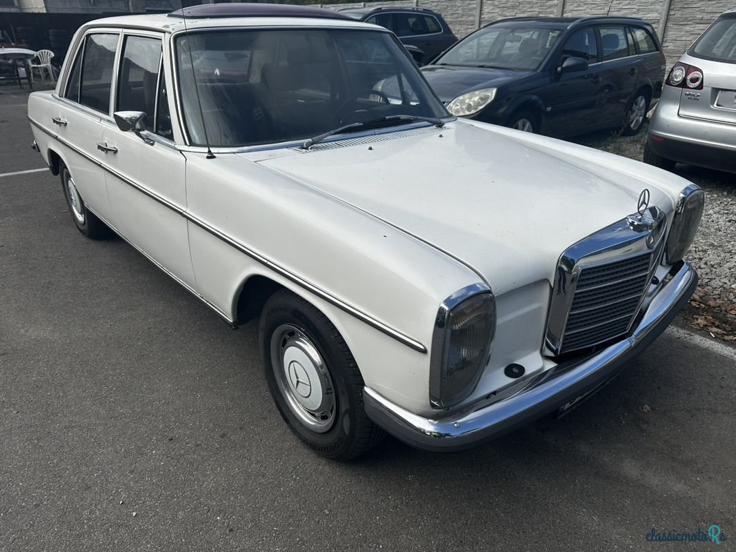 1972' Mercedes-Benz 114 photo #1