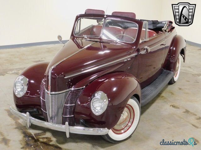 1940' Ford Deluxe photo #2