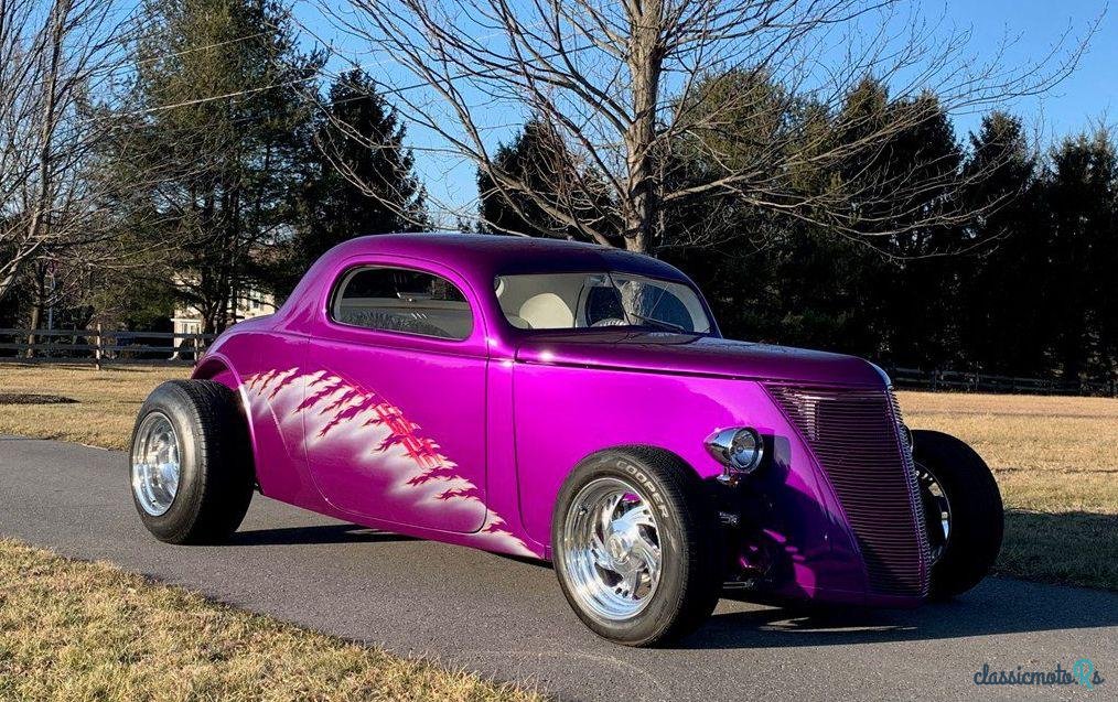 1937' Ford Custom photo #1