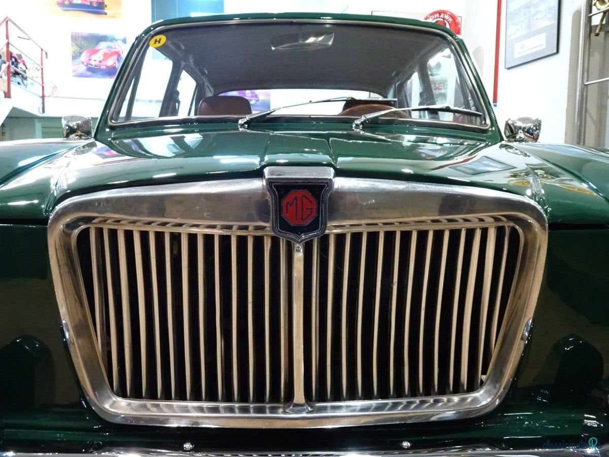 1972' MG Mg1300 photo #4