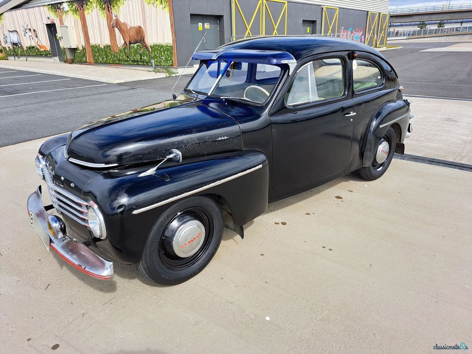 1947' Volvo PV 444 photo #2