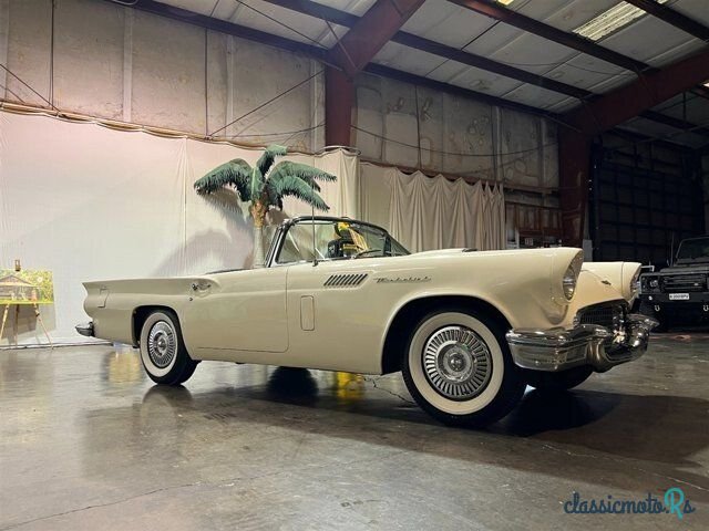 1957' Ford Thunderbird photo #2