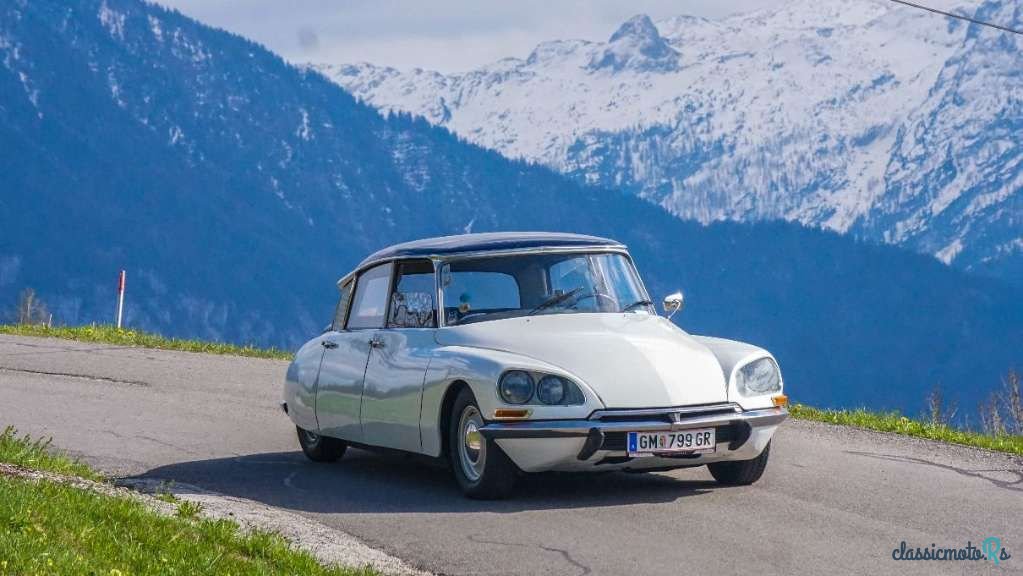 1972' Citroen DS ID19 photo #4