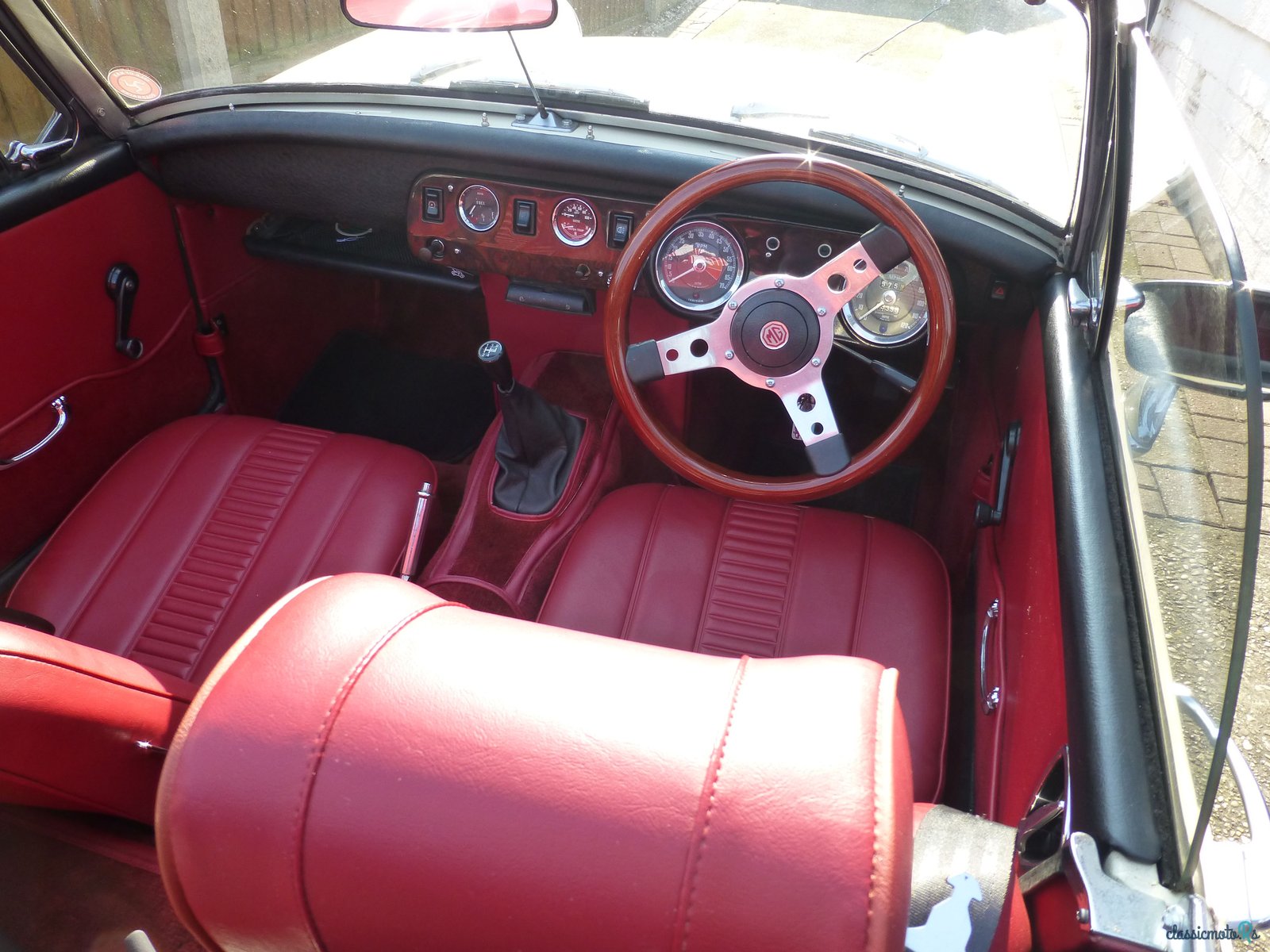 1974' MG Midget photo #2