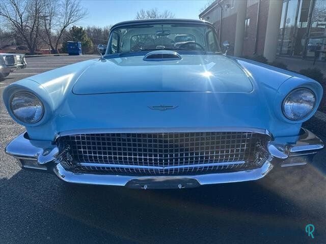 1957' Ford Thunderbird photo #2