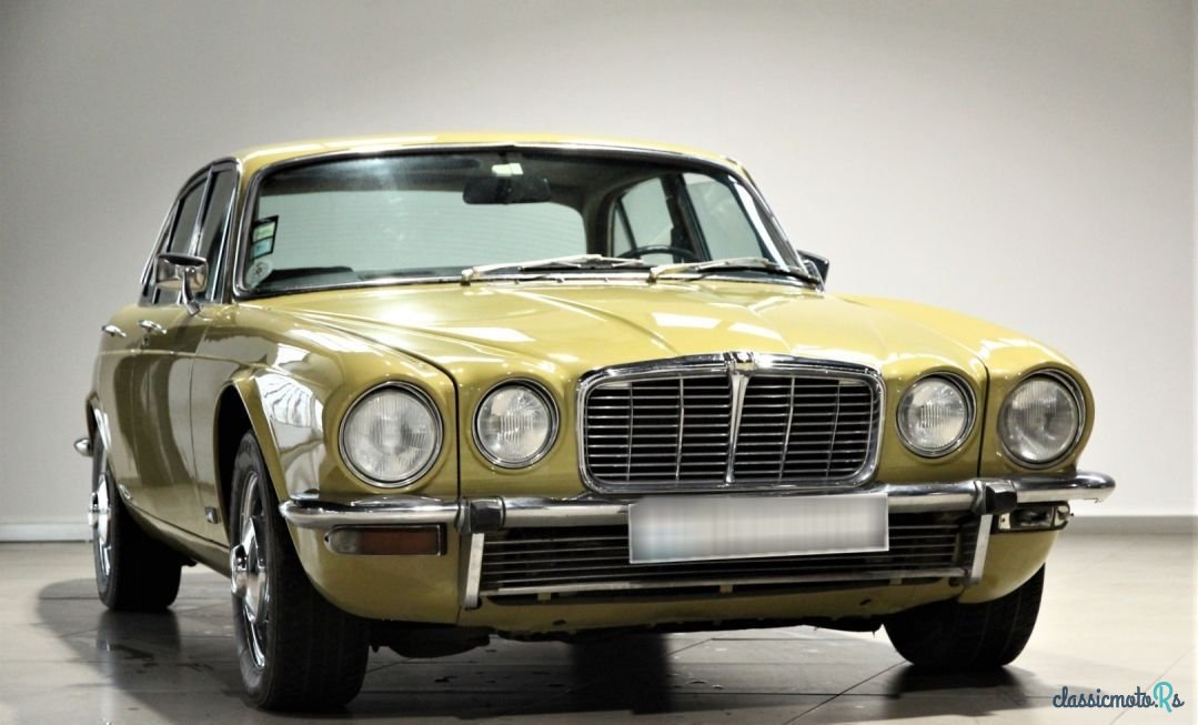 1974' Jaguar XJ photo #2