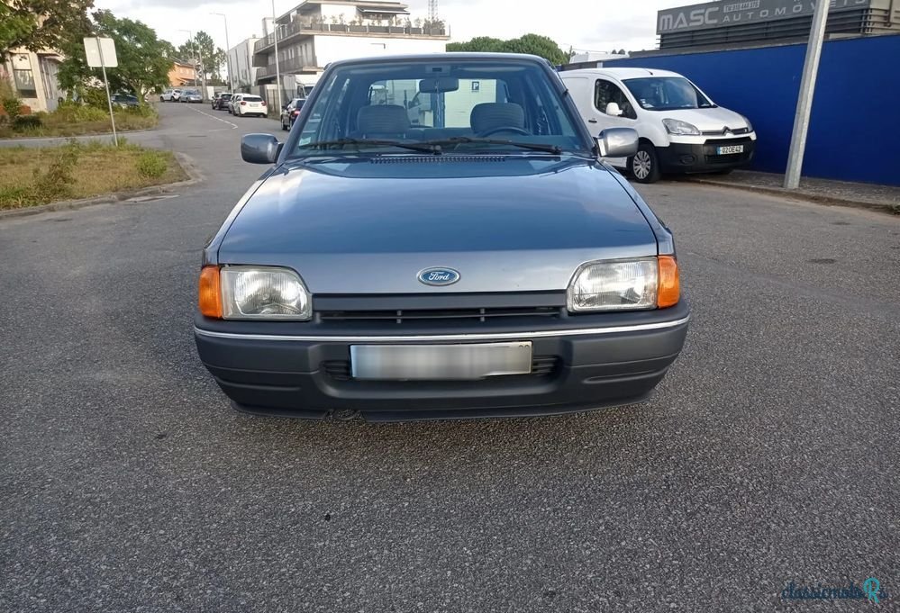 1990' Ford Escort photo #5