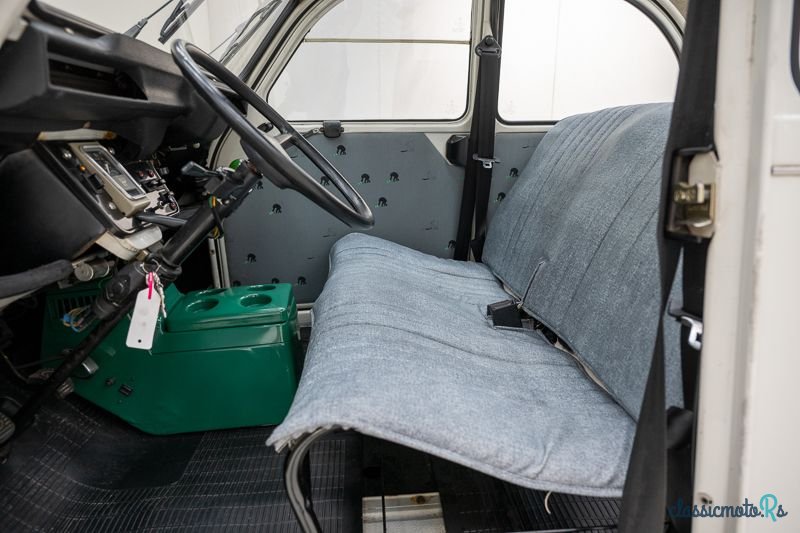 1988' Citroen 2CV Perrier '88 CH79620 photo #4