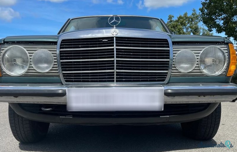 1977' Mercedes-Benz 300 photo #3