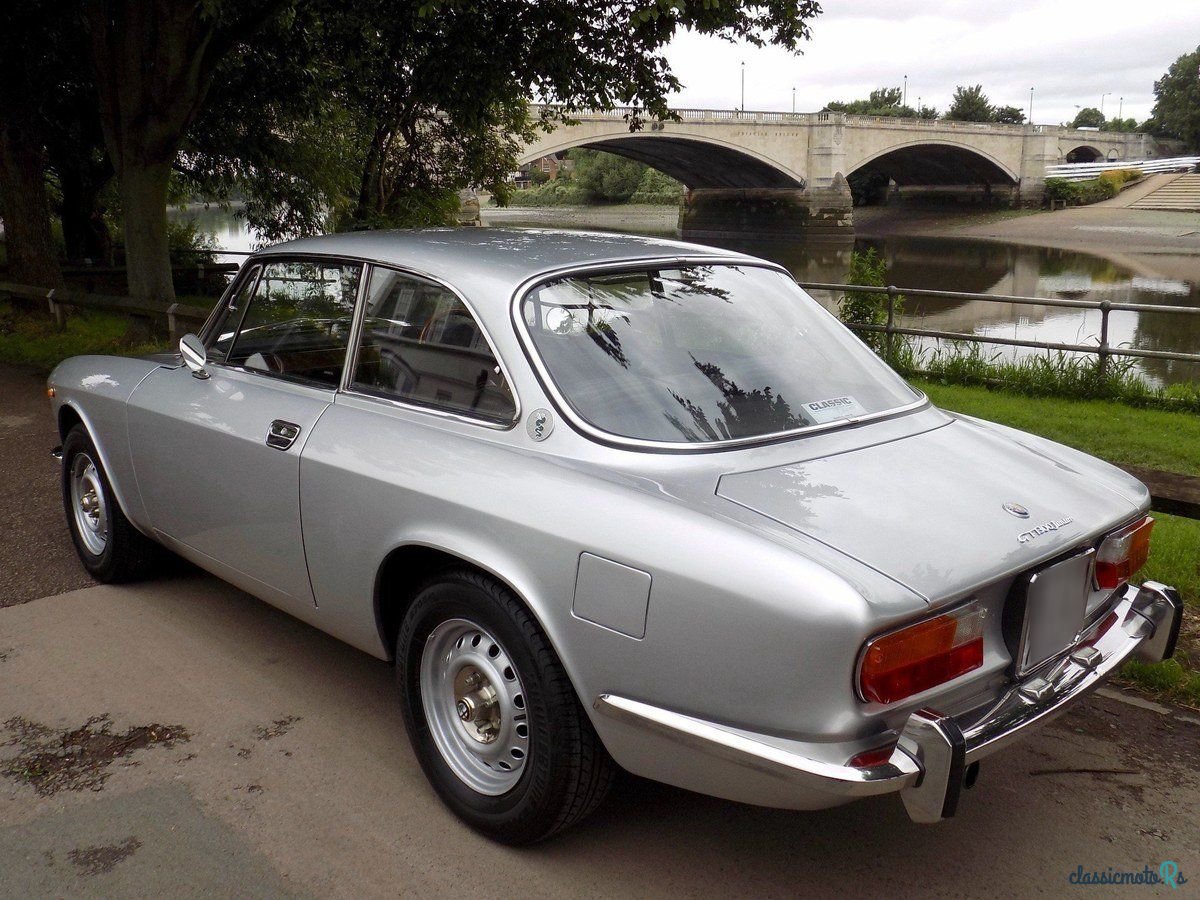 1974' Alfa Romeo Giulia photo #3