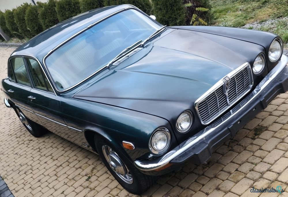 1974' Jaguar XJ photo #2