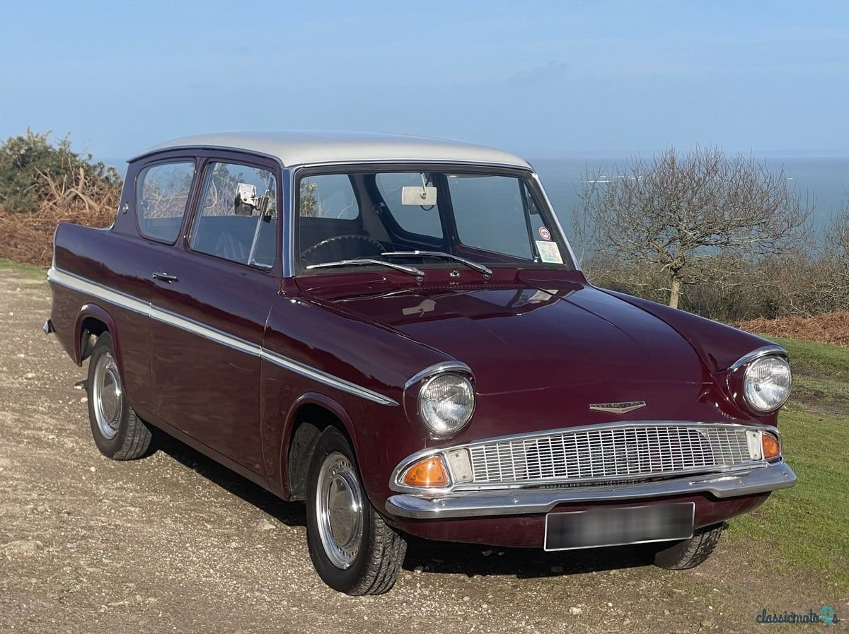1966' Ford Anglia photo #5