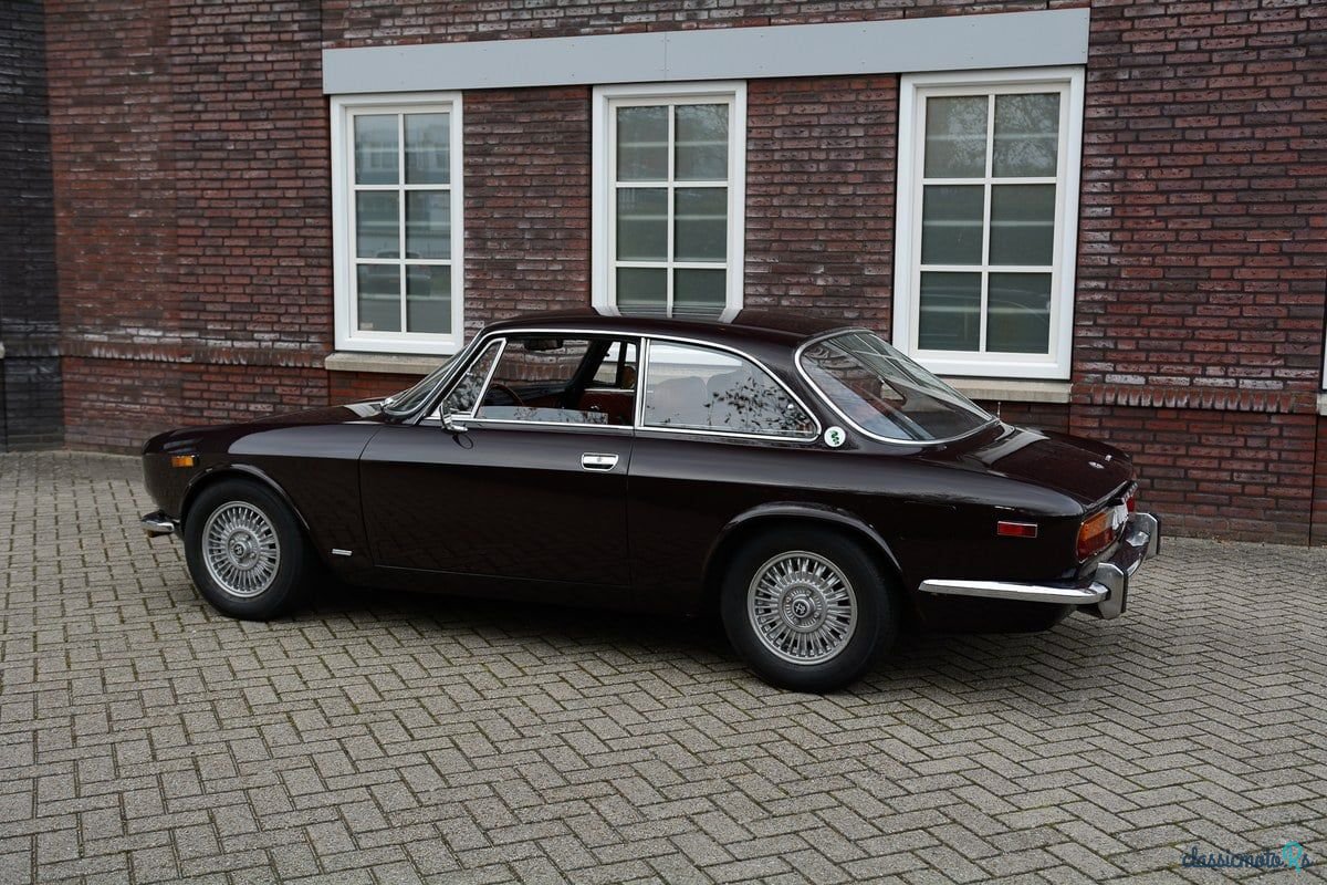 1974' Alfa Romeo Gtv 2000 photo #3