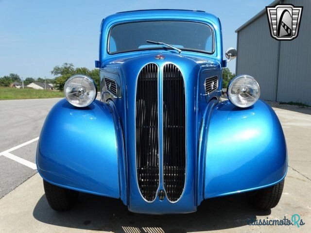 1948' Ford Anglia photo #2