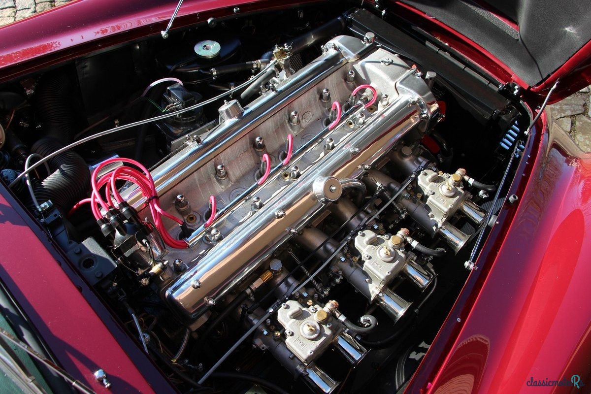 1966' Aston Martin DB6 photo #6