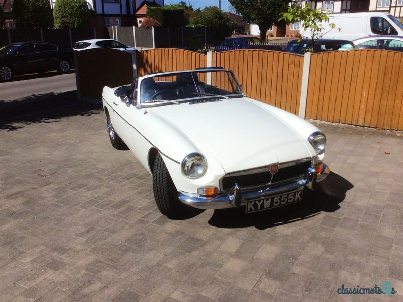 1972' MG Roadster photo #2