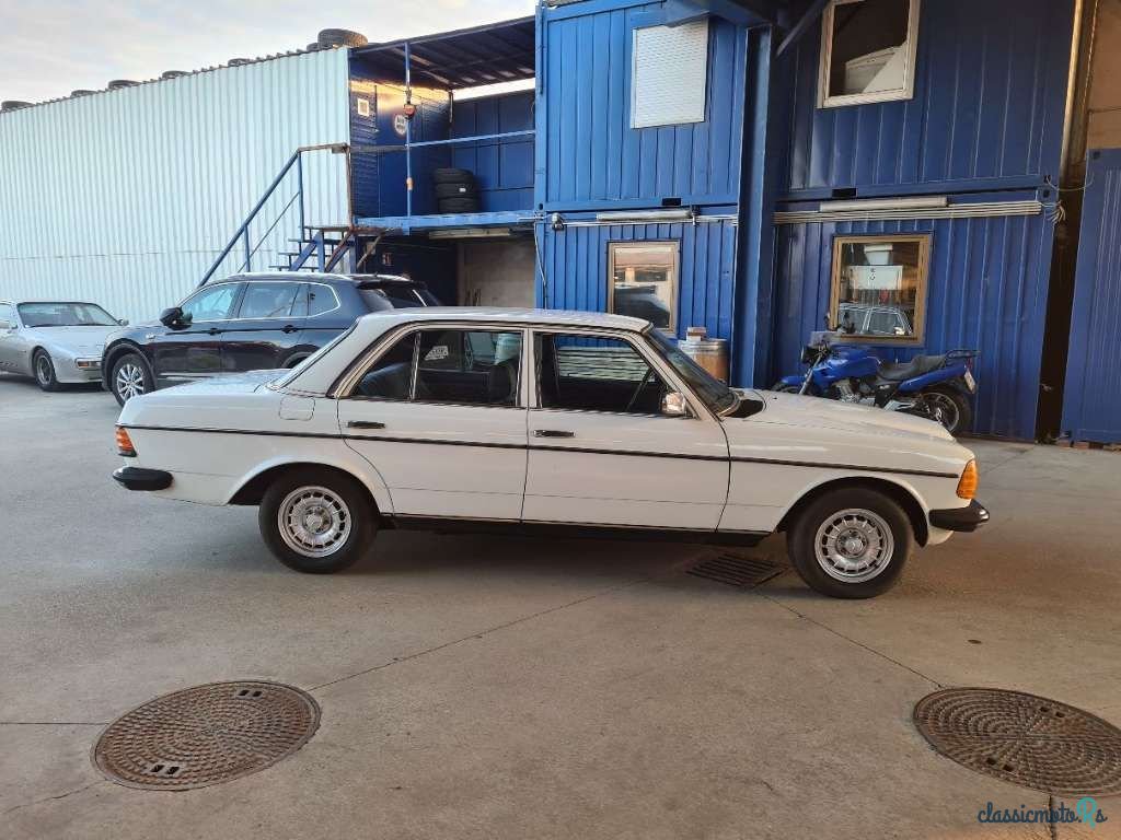 1977' Mercedes-Benz W123 photo #4