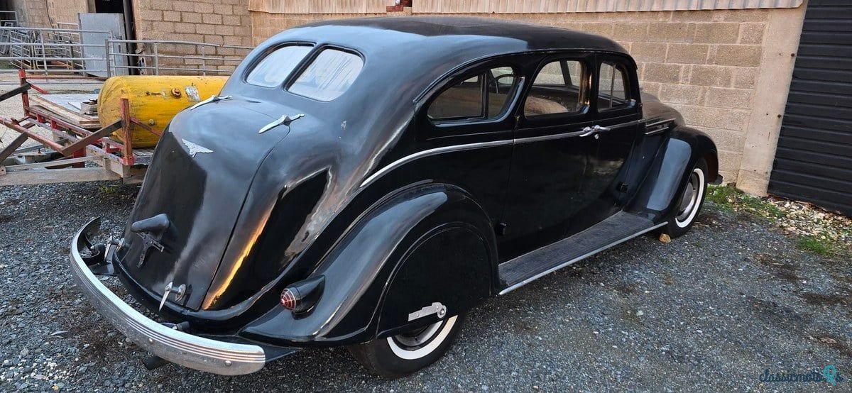 1937' Chrysler Airflow photo #5