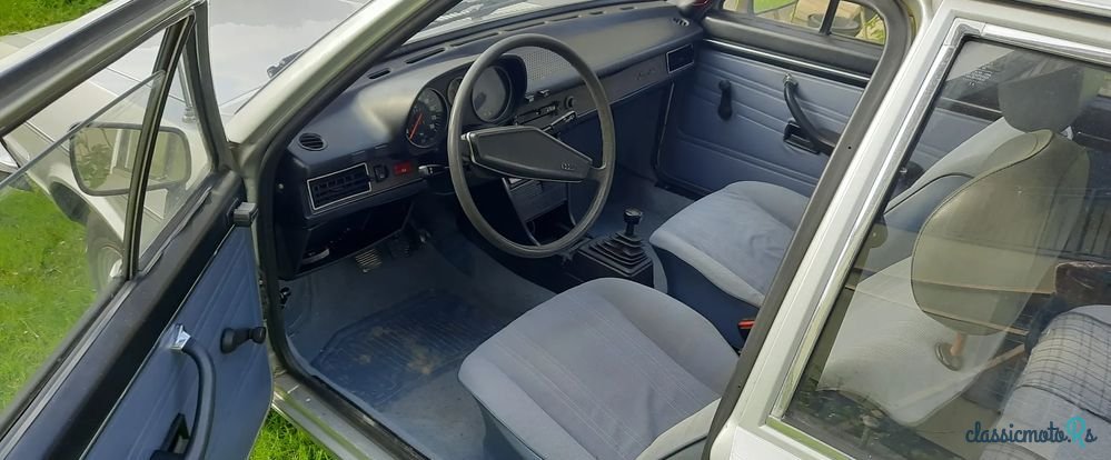 1977' Audi 80 photo #5