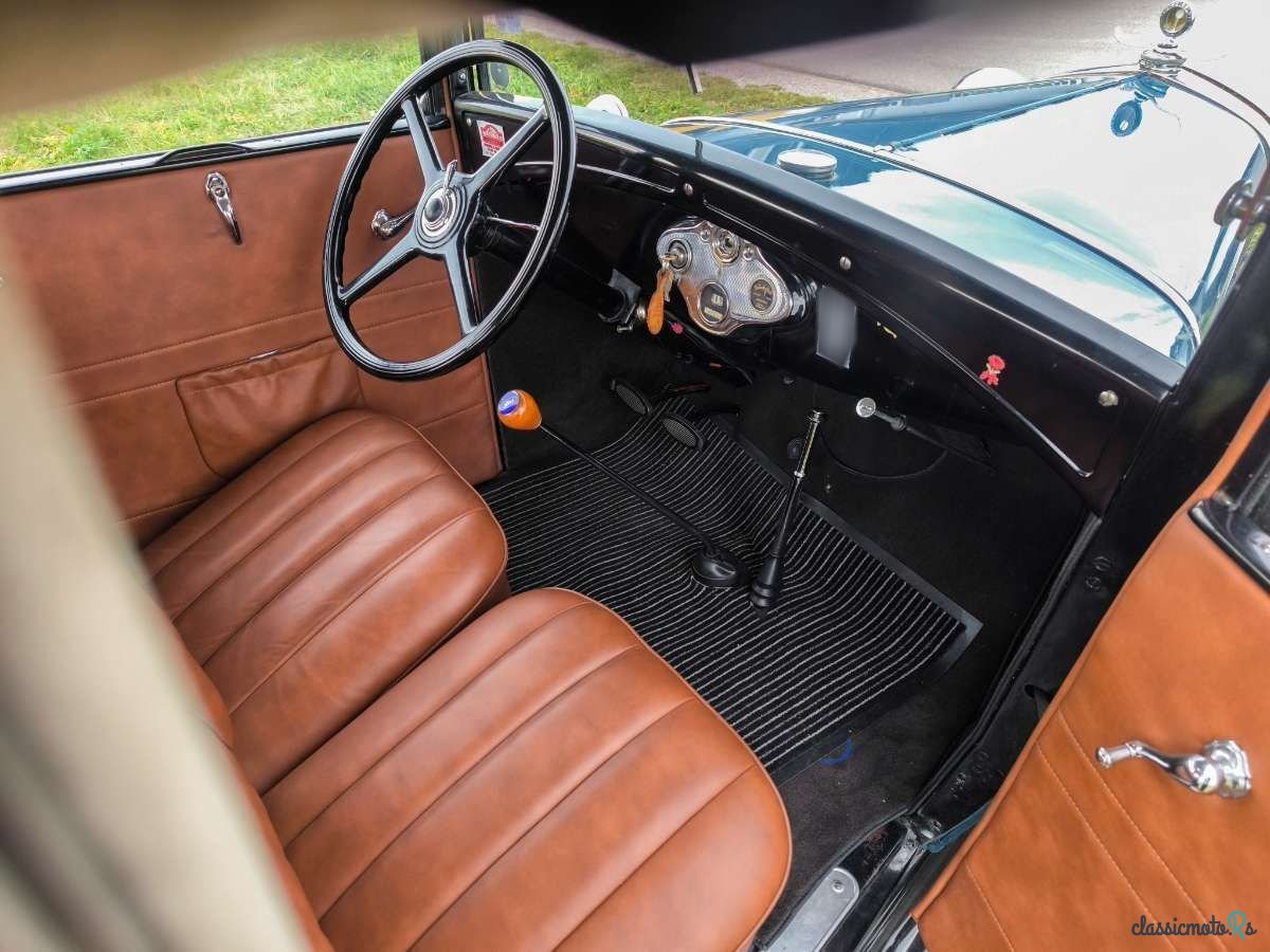 1931' Ford Model A Tudor Deluxe photo #4