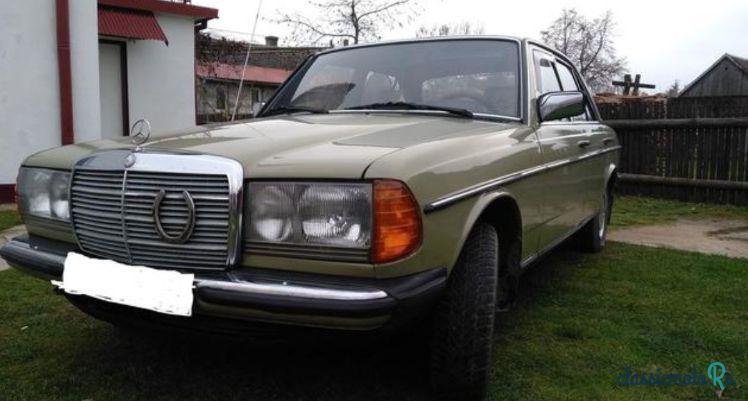 1976' Mercedes-Benz W123 photo #2