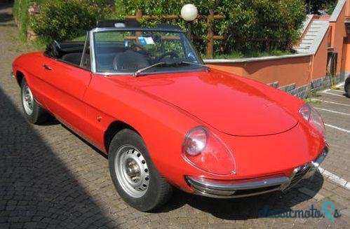 1967' Alfa Romeo Duet Spoon Tye photo #3