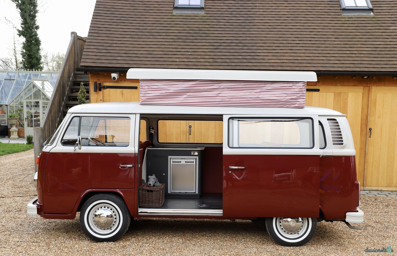 1976' Volkswagen Camper photo #5