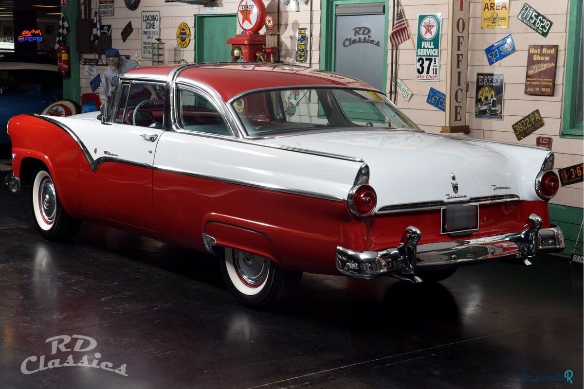 1955' Ford Fairlane photo #2