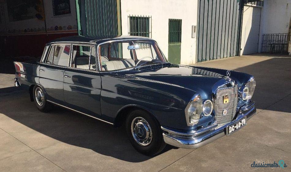 1965' Mercedes-Benz 230 photo #3