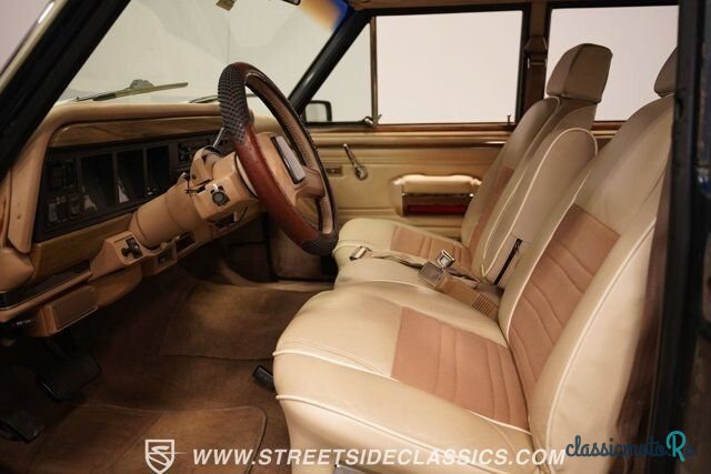1989' Jeep Grand Wagoneer photo #4