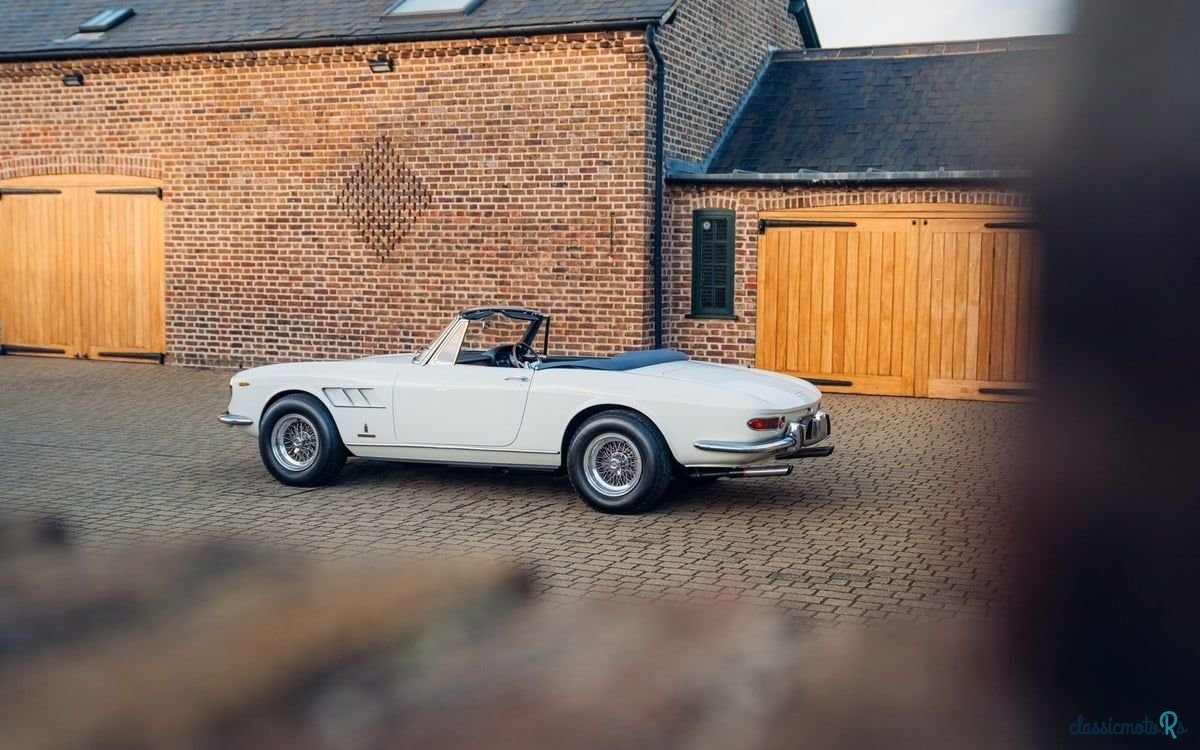 1966' Ferrari 330 photo #6