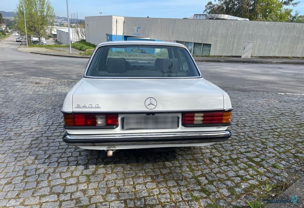 1982' Mercedes-Benz 240 photo #5
