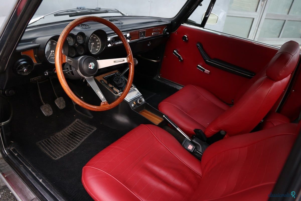 1975' Alfa Romeo Gtv 2000 photo #3