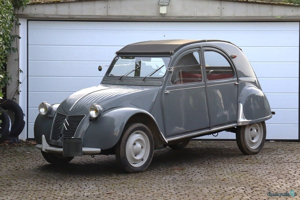 1958' Citroen 2CV photo #2