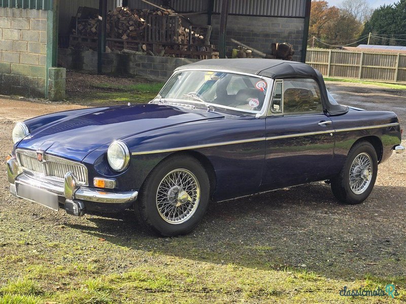 1970' MG MGB photo #3