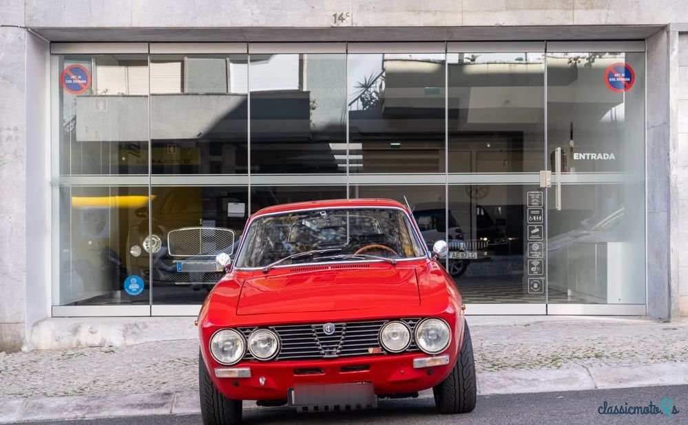 1973' Alfa Romeo GTV 2000 photo #2