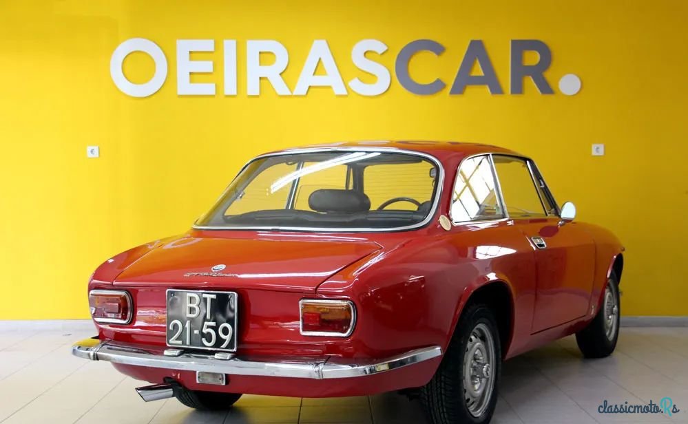 1975' Alfa Romeo GT photo #2