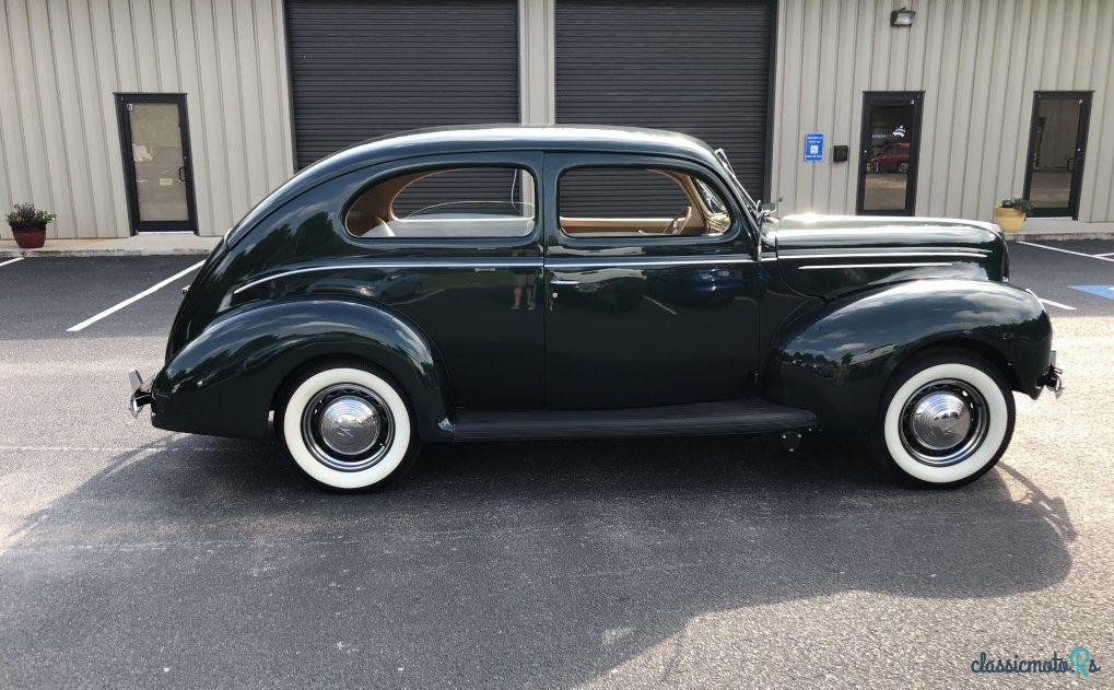 1939' Ford Deluxe Tudor photo #1