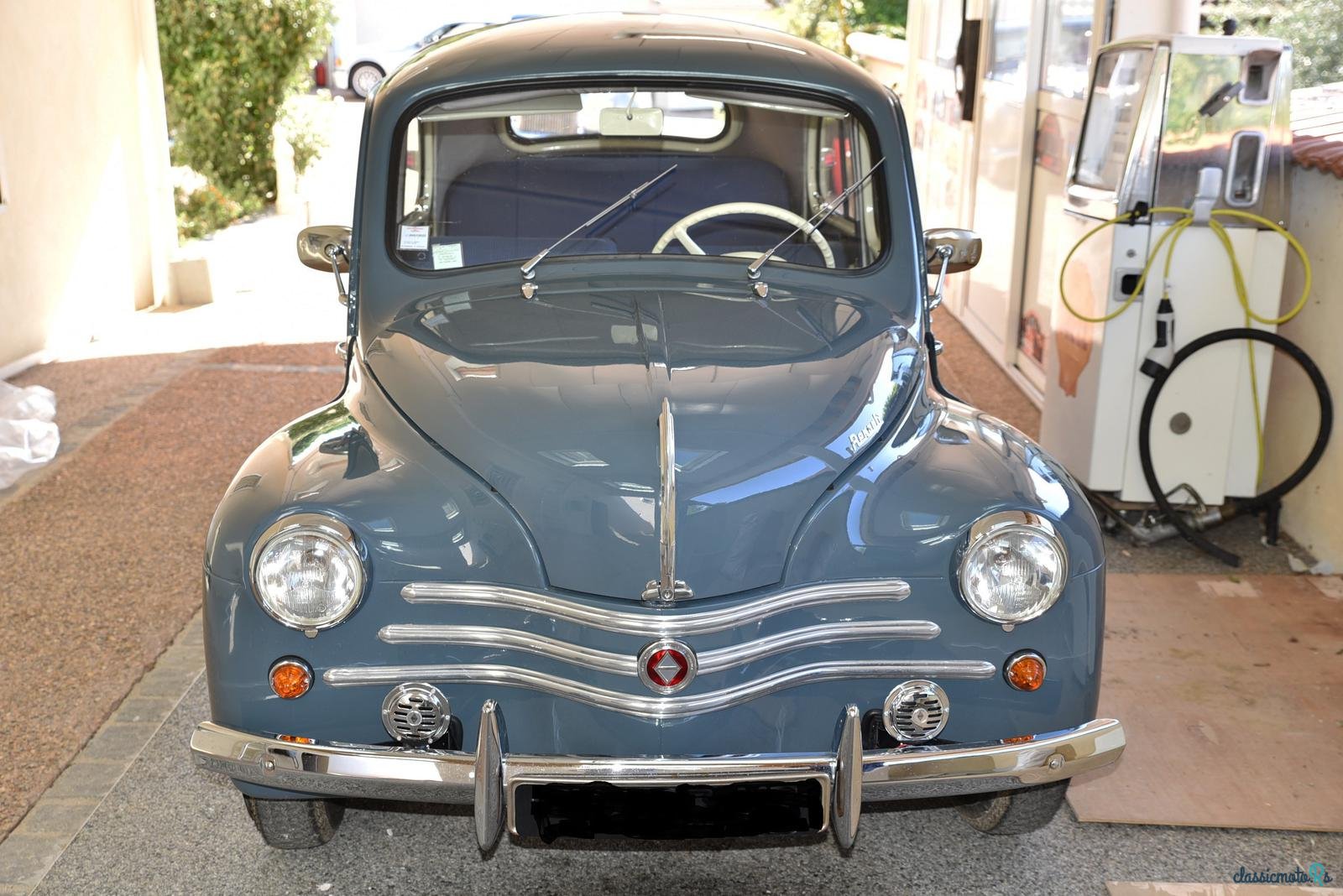 1958' Renault 4CV photo #2